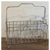 VINTAGE METAL MAGAZINE RACK