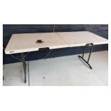 6 FT LIFETIME FOLDING TABLE
