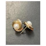 14 KT Pearl Studs