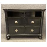 Dresser/Cabinet