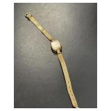14 KT Vintage Lady Elgin Watch