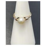 10 KT Vintage Pearl Ring