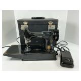 Vintage Singer Featherweight 221