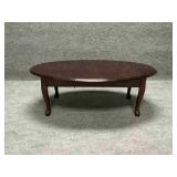 Queen Anne Traditional Style Oval Coffee Table