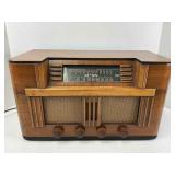 Air King Wood Cabinet Vacuum Tube Radio
