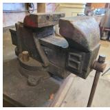 Heavy-Duty 6' Jaw Bench Vise w/ Swivel Base