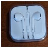 Apple Wired EarPods in Plastic Case