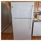 General Electric White Top-Freezer Refrigerator