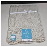 Quaker Lace Jubilee Tablecloth