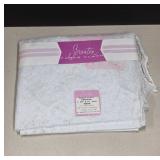 Scranton Ashford Oval Tablecloth, 72x90