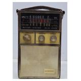 Soundwave Solid-State AM/FM Portable Radio