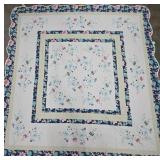 Floral Quilt with Scalloped Edges