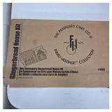 Pampered Chef Stoneware Gingerbread House Kit
