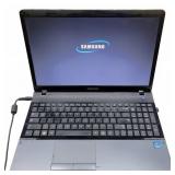 Samsung NP300E5C Laptop, Powers On