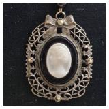 Antiq Art Deco Left Facing Cameo Pendant Necklace