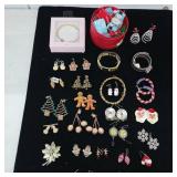 Holiday & Christmas Jewelry Assortment