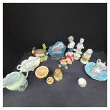 Ceramic & Porcelain Figurines & Vessels