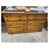 DRESSER