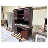 DESK WITH HUTCH