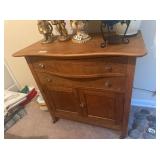 DRESSER