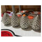 (4) PINECONE DECOR
