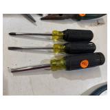 3 KLEIN SCREWDRIVERS