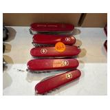 5 SWISS ARMY KNIVES