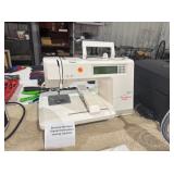 BERNETTE 600 DECO BY BERNINA DIGITAL EMBROIDERY SEWING MACHINE