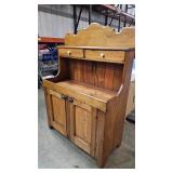 HUTCH / CABINET