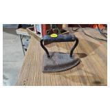 CAST IRON SMOOTHING IRON