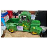 JOHN DEERE METAL TRUCK