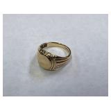 GOLD SIGNET RING