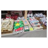 CHRISTMAS DECOR / GIFT CUPS