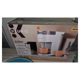 KEURIG COFFEE MAKER
