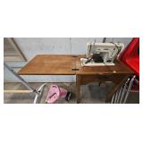 SEWING MACHINE / TABLE