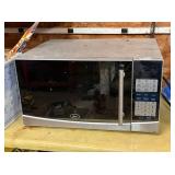 OSTER MICROWAVE