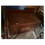 WOODEN STORAGE BOX & CONTENTS