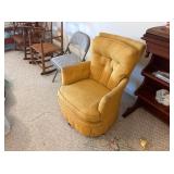 VINTAGE SWIVEL ROCKING CHAIR & METAL FOLDING CHAIR