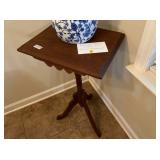 EASTLAKE PLANT STAND & FLORAL ARRANGEMENT