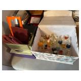 MINI PERFUME COLLECTION AND BOX OF SUNGLASSES