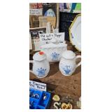 BLUE SALT & PEPPER / NAPKIN HOLDER VINTAGE