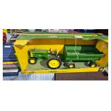 ERTL JOHN DEERE TRACTOR TOY