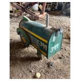 METAL TRACTOR MAILBOX