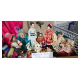 CLOWN AND DOLL COLLECTION