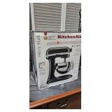 KITCHEN AID STAND MIXER