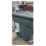 ROLLING TRASH CAN WITH LID