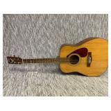 YAMAHA GUITAR