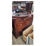 DRESSER