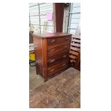 DRESSER