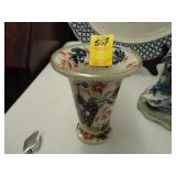 19th Century, footed, Spode vase in Imari colors,